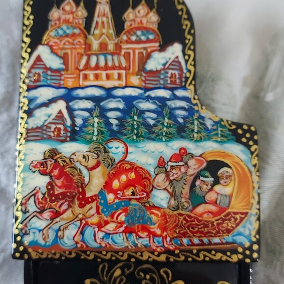 Ukrainian Hand-Painted Wooden Grand Piano Trinket Box - Picture 9 of 9